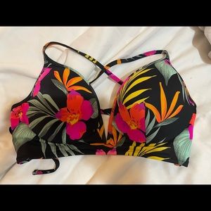 32C Floral bikini top